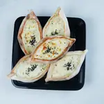 فطائر بالجبنة